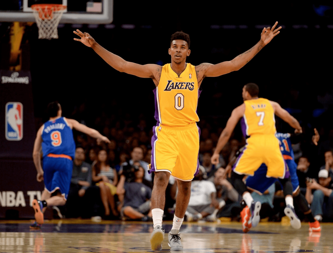 半空间纵深 半空间纵深